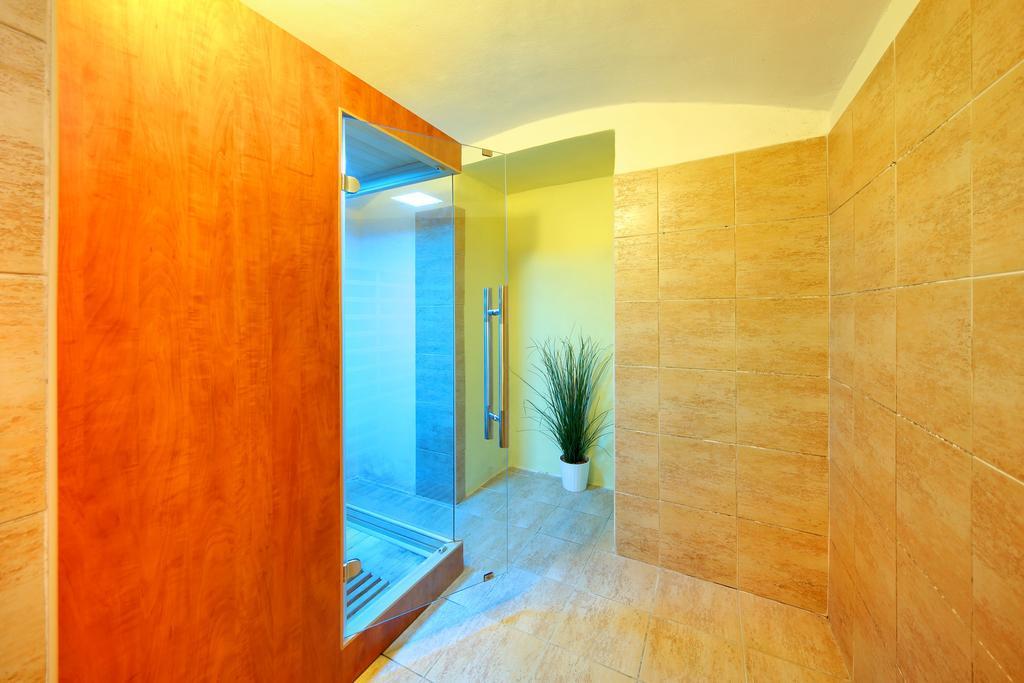 Palace Club Špindlerŭv Mlýn Esterno foto