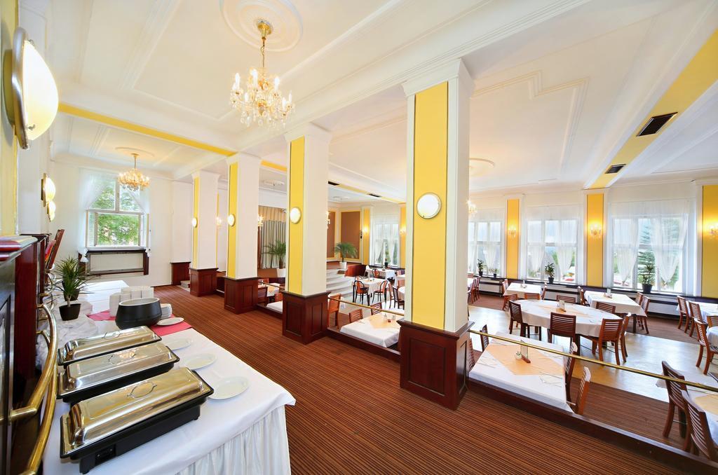Palace Club Špindlerŭv Mlýn Esterno foto